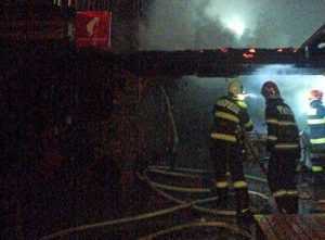 aa4108bc a00e 489f a0ae b44ea41c4fd8 - (VIDEO) Incendiu la un local din Câmpulung