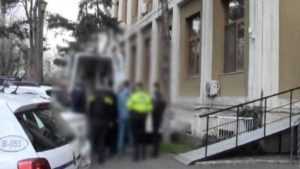 Conflict spontan în București! Un bărbat a fost bătut de șase indivizi pe stradă 28 atacatori politie - Conflict spontan în București! Un bărbat a fost bătut de șase indivizi pe stradă