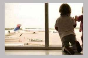 Trei curse ce urmau să aterizeze pe Otopeni au fost redirecționate pe alte aeroporturi, din cauza furtunii 27 copil aeroport avion