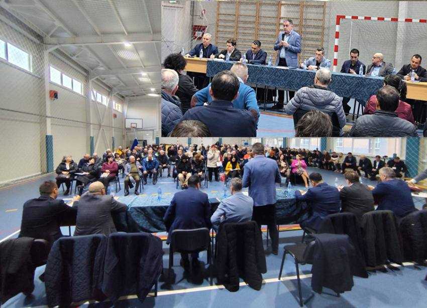 gentea cu oamenii din Gavana Sursă foto: Facebook Cristian Gentea.