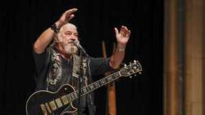 Nicu Covaci, liderul trupei Phoenix, a fost operat de urgență pe creier! 10 nicu covaci phoenix - Nicu Covaci, liderul trupei Phoenix, a fost operat de urgență pe creier!