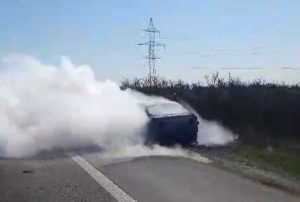 7a620012 418a 4994 91aa 0af3cc9deeed - (VIDEO) O mașină a luat foc în mers pe A1!