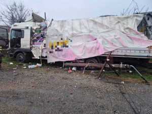 02ba8fc8 c02b 496b bc84 c7e7c19223b0 - Accident între două TIR-uri la Drăganu