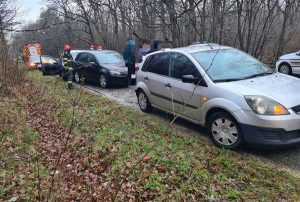 3e573cbd b945 4e4f b09e b78e413d937c - Carambol cu trei mașini lângă Zoo Pitești