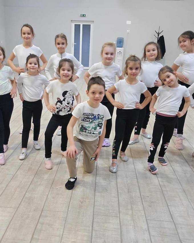 Clubul Sportiv Titanii 2023 te așteaptă! Sună pentru înscriere! 3 433659179 17866362348093873 3822694657755474965 n - Clubul Sportiv Titanii 2023 te așteaptă! Sună pentru înscriere!