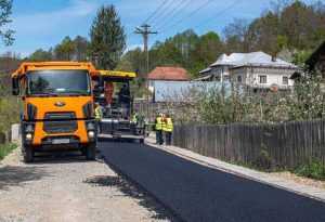 Lucrările la DJ 704E Bascovele - Ursoaia din comuna Cotmeana s-au terminat 1 Sursă foto: Facebook Marius Nicolaescu.