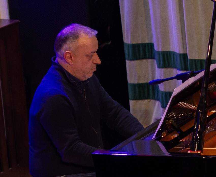 Madalin Voicu jr - Constantin Bebe Cotimanis, invitat la Conferințele Filarmonicii Pitești  