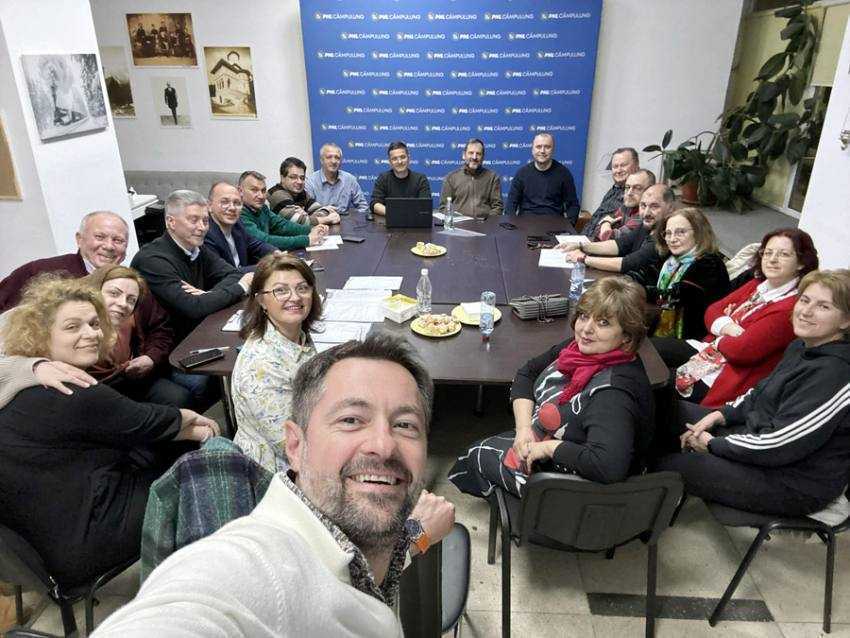 mageanu aduce oamnei la Campulung Sursă foto: ediția tipărită.