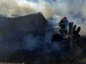 27772d6f 6025 49aa 8105 f9c4fbe20e4e - Poiana Lacului: A dat foc la gunoiul de grajd și a ajuns cu arsuri la spital