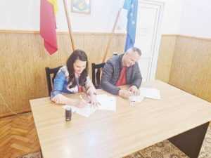 Încep lucrările de extindere a reţelei de canalizare din Mihăeşti 15 semnare contract canalizare mihaesti