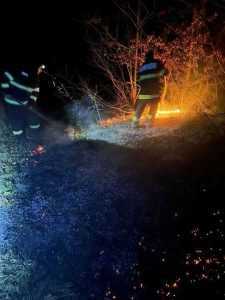 (VIDEO) Incendiu puternic de vegetaţie la Beleţi-Negreşti! Pompierii s-au luptat ore în șir cu flăcările 5 d30ac41e dd87 442e 9ac4 1f85642bcd67 - (VIDEO) Incendiu puternic de vegetaţie la Beleţi-Negreşti! Pompierii s-au luptat ore în șir cu flăcările