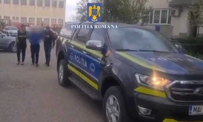 75ca8526-07fc-44a1-8c44-fb8de5a2a3c2