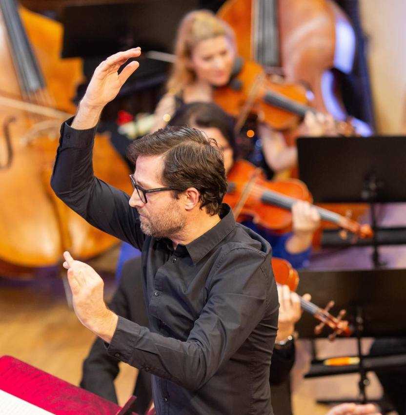 Program integral Mozart JOI la Filarmonica Pitești 1 la Filarmonica Pitești