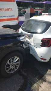 7033a5e9 d823 45a3 ad6d 22324af38cb2 1 - Accident cu trei autoturisme în Pitești