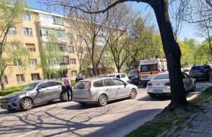 c56eae7c 8594 4313 98db cb1f3414d805 - Accident cu trei autoturisme în Pitești