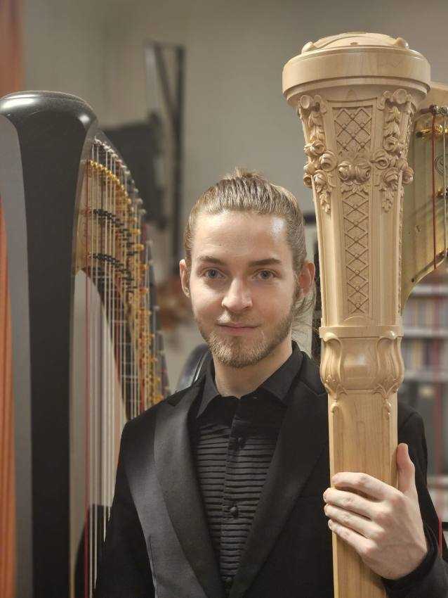 Luni la Filarmonica Pitești - Recital de harpă, flaut și pian! 1 Andrei Olaru - Luni la Filarmonica Pitești - Recital de harpă, flaut și pian!