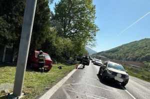 Accident pe DN 7! O șoferiță de 70 de ani a ajuns la spital 1 IMG 20240412 WA0004 709x1536 1 - Accident pe DN 7! O șoferiță de 70 de ani a ajuns la spital