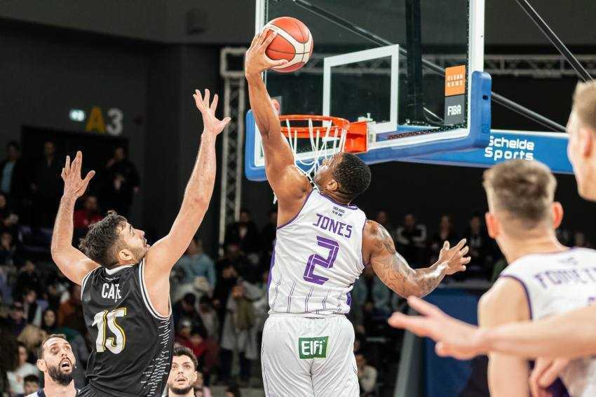 la meci baschet FC Argeș