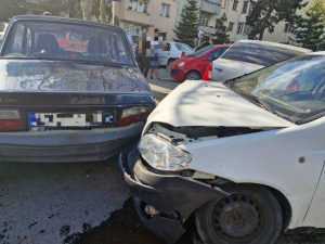accident 2 - Accident uluitor cu 5 mașini în Pitești! Un pieton are nevoie de medici