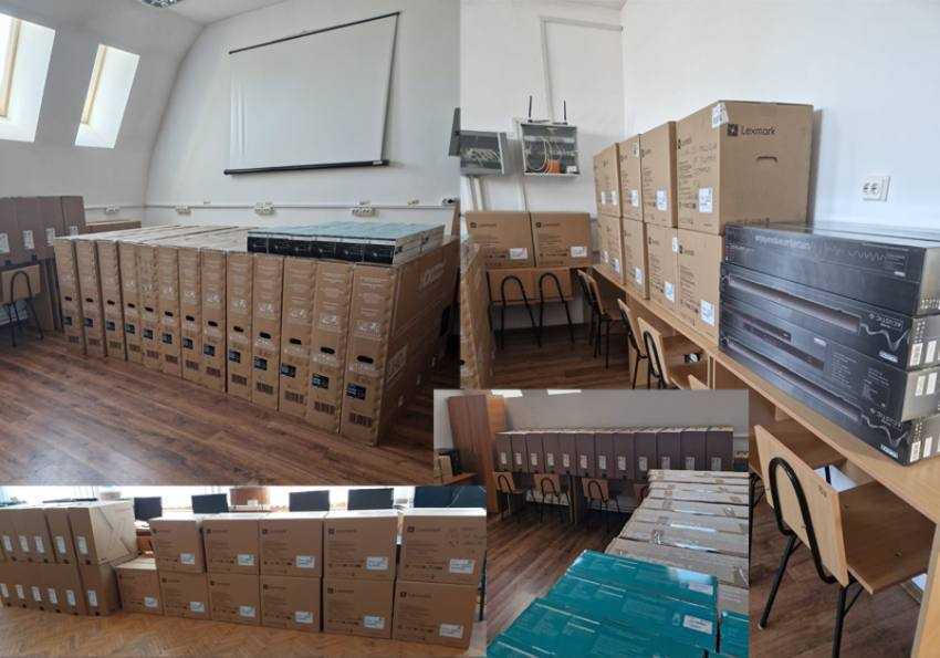 echipamente it si mobilier la unitati speciale Sursă foto: CJ Argeș.