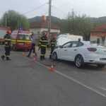 accident - Autoturism intrat într-un cap de pod din Argeș! Un bărbat este în stare gravă!