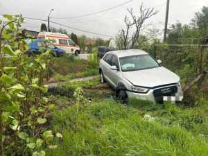 Accident rutier grav cu 2 mașini! 1 accident - Accident rutier grav cu 2 mașini!