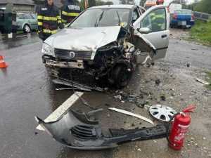 Accident rutier grav cu 2 mașini! 24 accident11111 - Accident rutier grav cu 2 mașini!