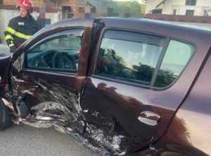 Accident rutier între un autocamion și două autoturisme în Bălilești! 22 accident1 e1713979458840 - Accident rutier între un autocamion și două autoturisme în Bălilești!