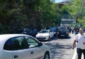 Vidraru - blocat de turiști 20 Sursă foto: Grupuri WhatsApp.