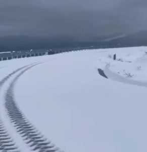 e71b6939 0d40 4830 b4cd 1d834a8ade10 - Peisaj de iarnă la jumătatea lunii mai! A nins pe Transalpina