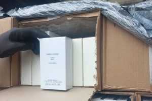 9ec02868 5389 4e2f 908b 3bbbc37beb8c - Peste 1800 de parfumuri contrafăcute, confiscate de polițiștii de frontieră
