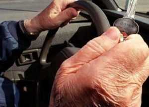 batran chei volan 576x288 1 350x250 1 - Argeș.Dosar penal pentru un bărbat de 70 de ani! A fost prins la volan deși avea permisul suspendat