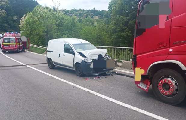 f83c2d64-556b-486b-8fb0-b77bc45951a0