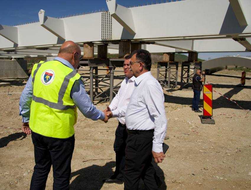 Ion Mînzînă: Dezvoltăm infrastructura rutieră din Mioveni! 3 Ion Mânzînă la Mioveni