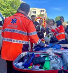 441673954 763752159272969 608889940239779451 n - Elevii de la Colegiul Național "Alexandru Odobescu" au primit vizita serviciilor de urgență argeșene