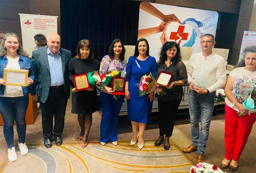 Estera STĂMOIU Estera STĂMOIU