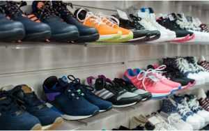 incaltaminte foto shutterstock 850x478 1 - Controale în toată ţara. Sute de amenzi date de ANPC firmelor care comercializează încălţăminte