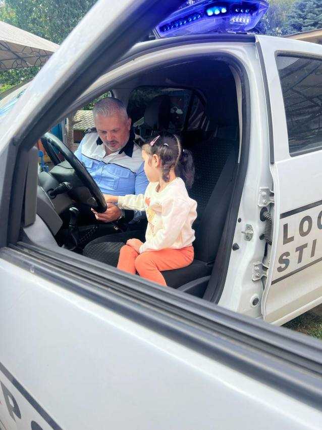 PITEȘTI. Programul ,,Educație Rutieră, Educație pentru Viață” continuă! 1 educatie rutiera poltisti locali Pitești
