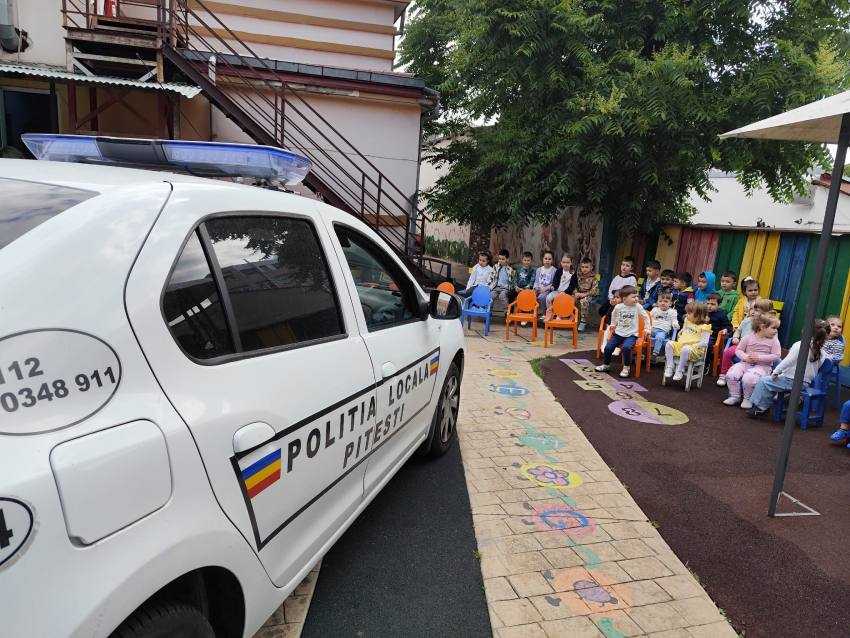PITEȘTI. Programul ,,Educație Rutieră, Educație pentru Viață” continuă! 2 educatie rutiera poltisti locali Pitești