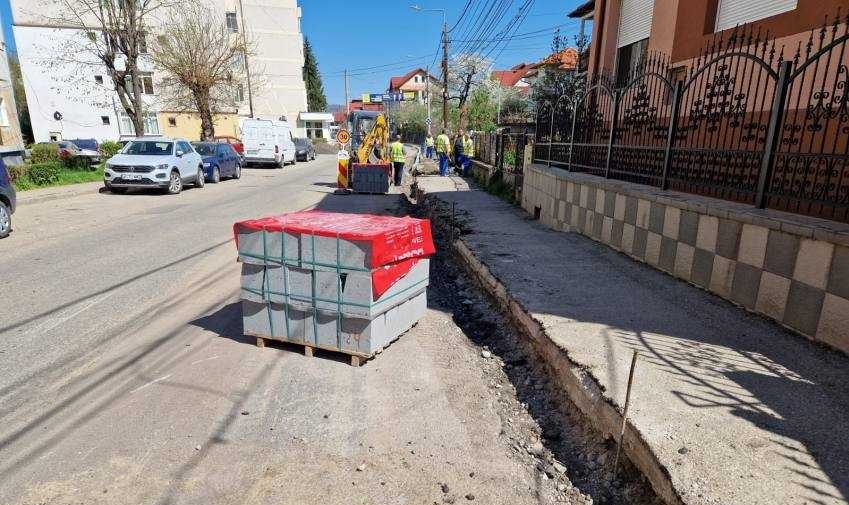 Primarul municipiului Curtea de Argeș, Constantin Panțurescu: „Numai împreună putem construi un viitor mai bun!” 2 Lucrari str Cuza Voda Curtea de Arges