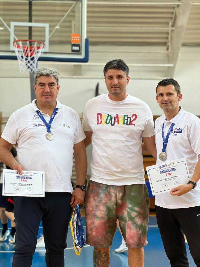WhatsApp Image 2024 06 03 at 14.36.02 - Un nou rezultat de excepție pentru sportivii de la Școala Traian! Piteștenii sunt vicecampioni ai Jr NBA România Sud