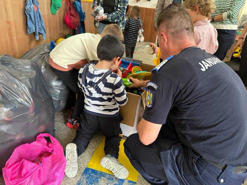 campanie jucarii jandarmi arges