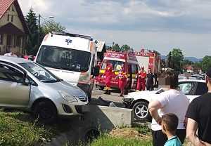 447808109 7779200898841347 552101559458629406 n - Impact între două mașini la Stâlpeni!