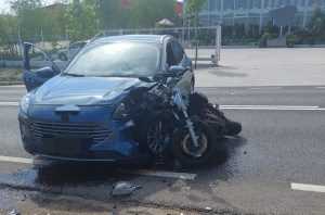 1ecacedf 4ead 49b7 8722 1ad121dd2943 - Impact între o motocicletă și o mașină pe DN 65B! Un tânăr a ajuns la spital