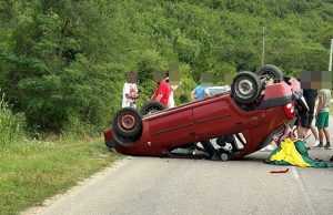 6496b98a a222 41cb b295 3c12271100da - Accident între două mașini la Făget! Una dintre ele s-a răsturnat