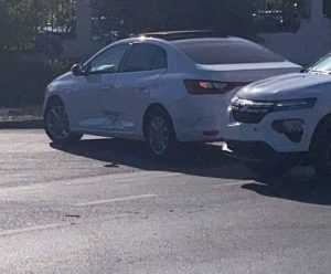 Impact între două autoturisme în Pitești! 1 accident mașini Pitești
