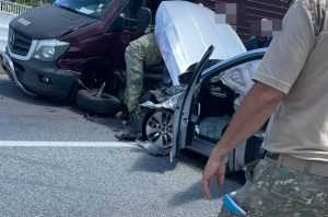 Impact puternic între o autoutilitară și o mașină la Bascov! Trei persoane au ajuns la spital 1 fe00af93 8701 4b0f 867b c85f37227617 - Impact puternic între o autoutilitară și o mașină la Bascov! Trei persoane au ajuns la spital