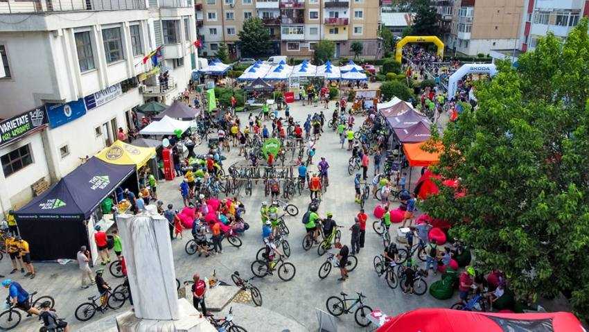 la Topoloveni la Topoloveni