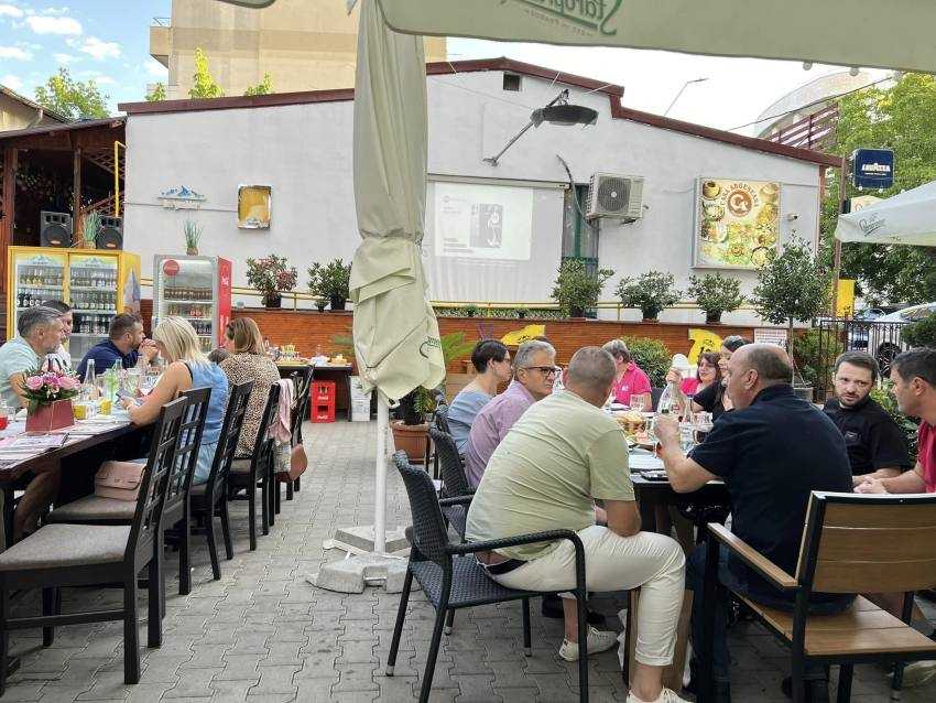 terasa Casa Argeșeană