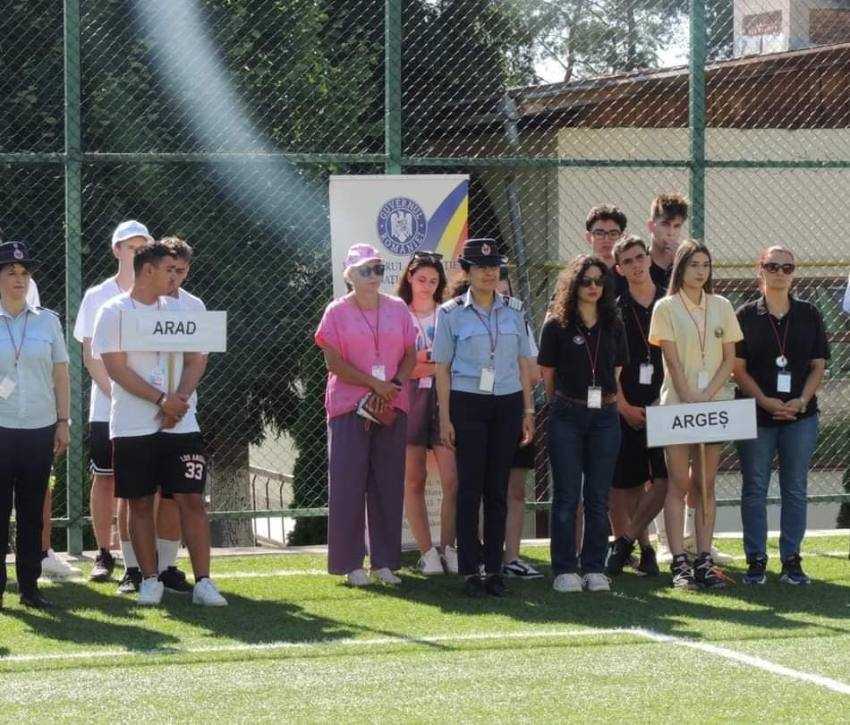 Elevi argeșeni prezenți la etapa națională a concursului ,,Cu viața mea apăr viața” 1 elevi Argeș concurs isu